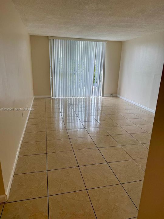 В аренду: $1,800 (2 спален, 2 ванн, 1175 Квадратных фут)