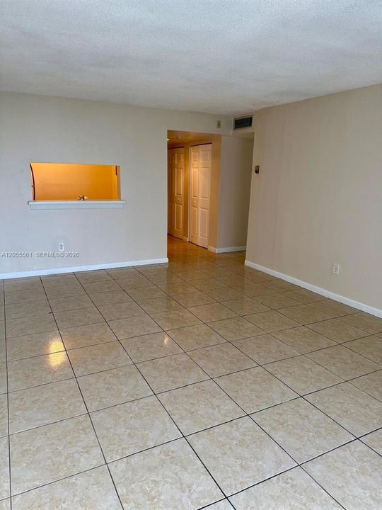 В аренду: $1,800 (2 спален, 2 ванн, 1175 Квадратных фут)