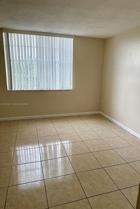 В аренду: $1,800 (2 спален, 2 ванн, 1175 Квадратных фут)