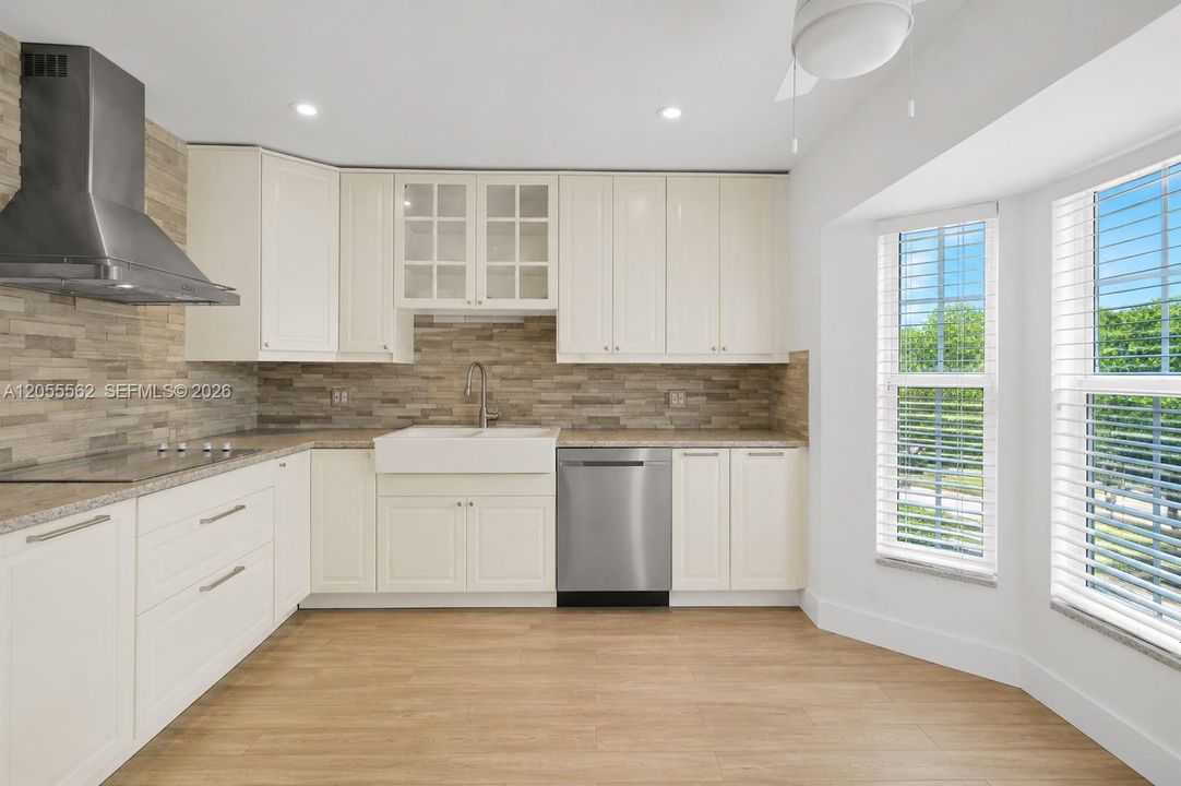 En Venta: $995,000 (3 camas, 3 baños, 1877 Pies cuadrados)