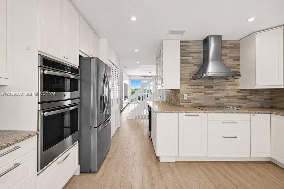 En Venta: $995,000 (3 camas, 3 baños, 1877 Pies cuadrados)