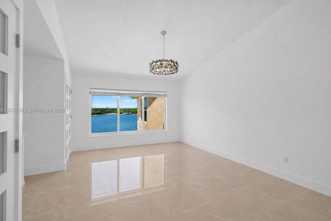 En Venta: $995,000 (3 camas, 3 baños, 1877 Pies cuadrados)