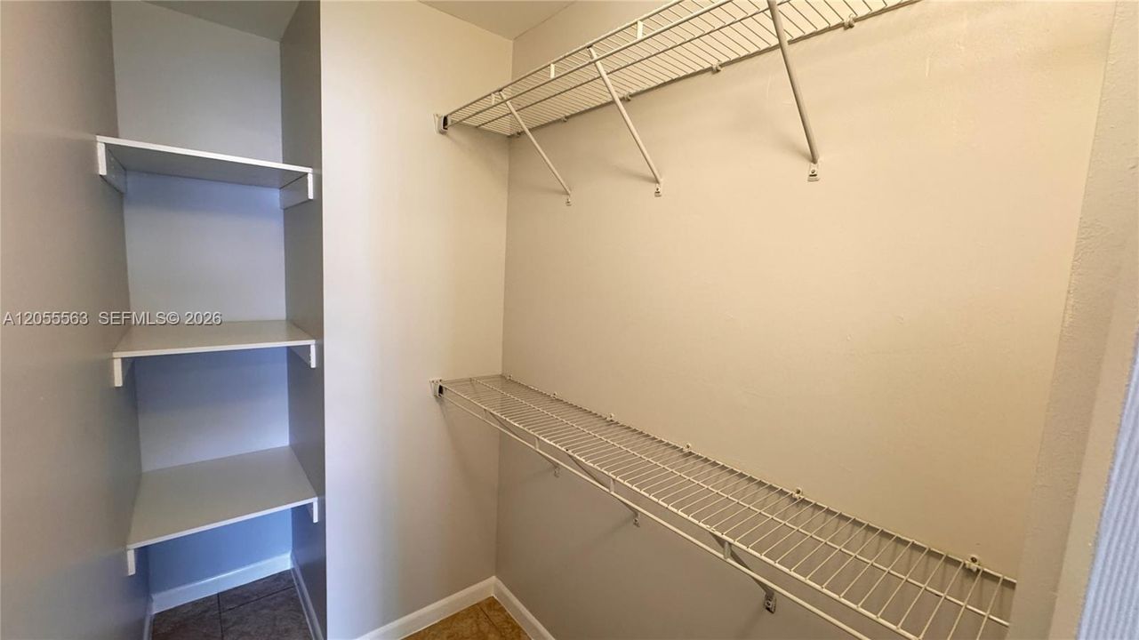 В аренду: $2,700 (3 спален, 2 ванн, 1050 Квадратных фут)