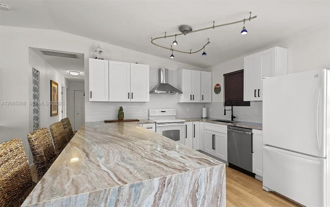 В аренду: $2,400 (3 спален, 2 ванн, 1200 Квадратных фут)