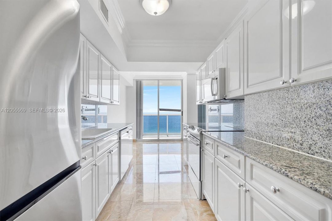 En Venta: $2,150,000 (3 camas, 3 baños, 2120 Pies cuadrados)