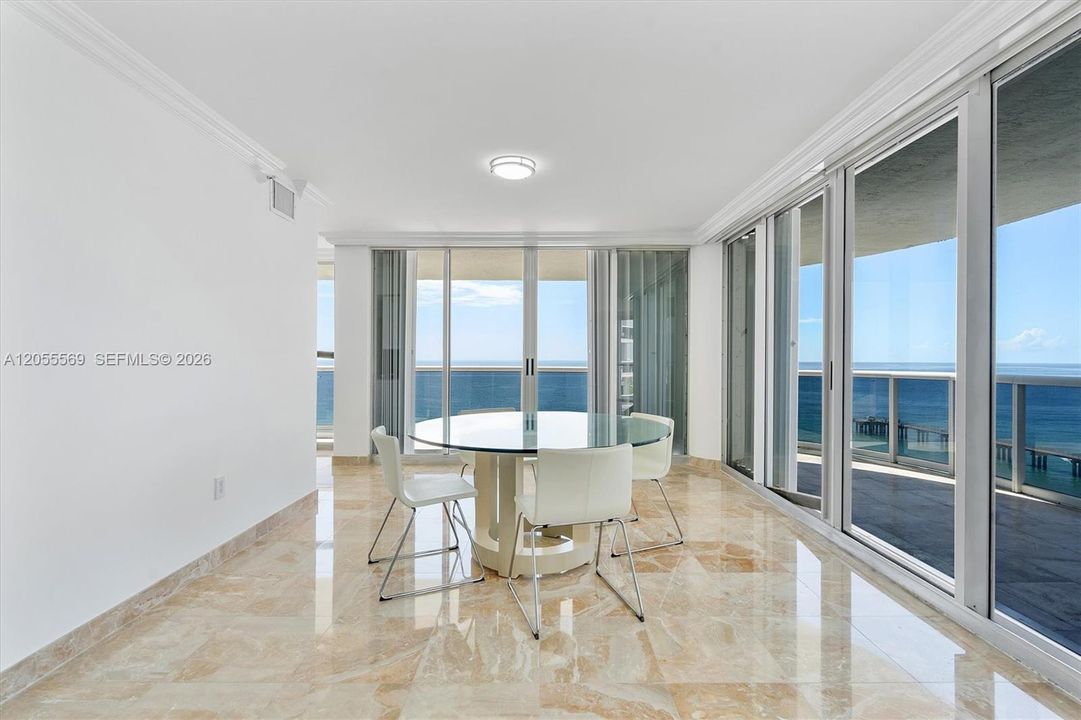 En Venta: $2,150,000 (3 camas, 3 baños, 2120 Pies cuadrados)