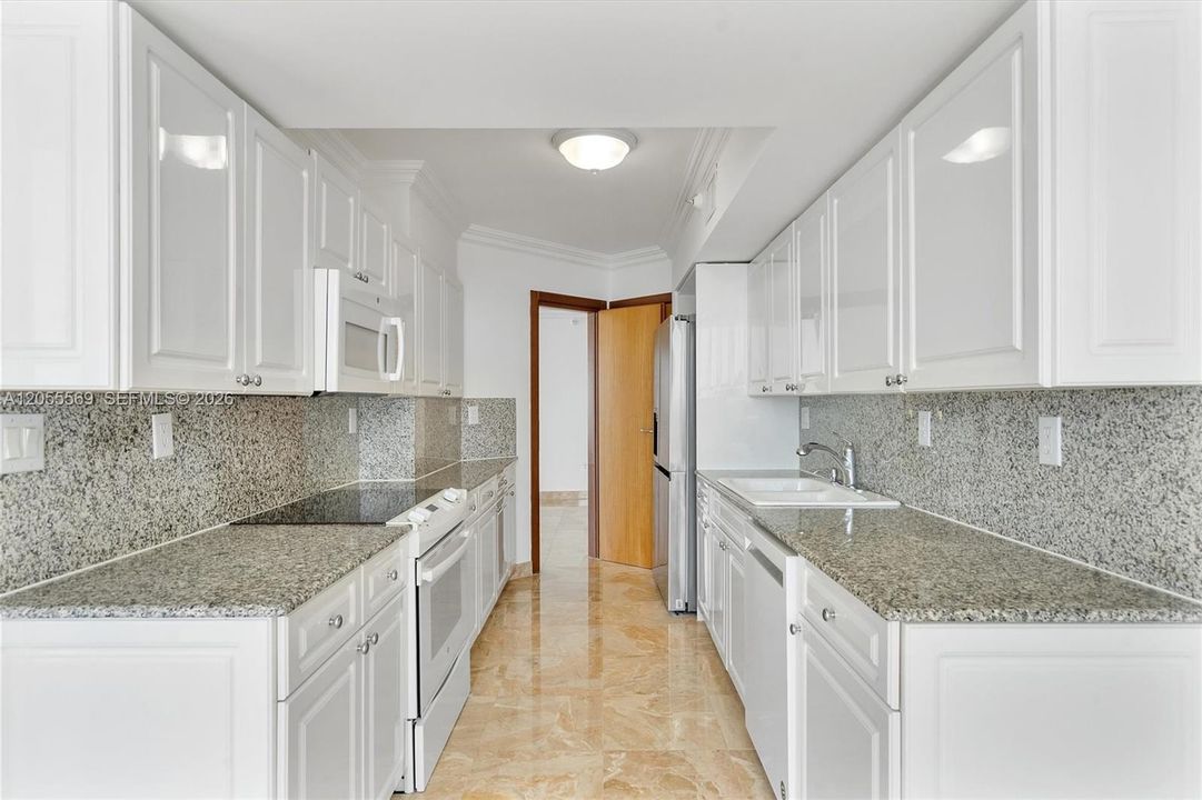 En Venta: $2,150,000 (3 camas, 3 baños, 2120 Pies cuadrados)