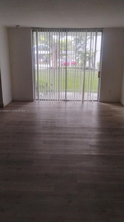 For Rent: $1,800 (2 beds, 2 baths, 1036 Square Feet)