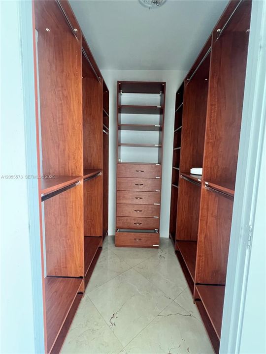 В аренду: $4,200 (2 спален, 2 ванн, 1158 Квадратных фут)
