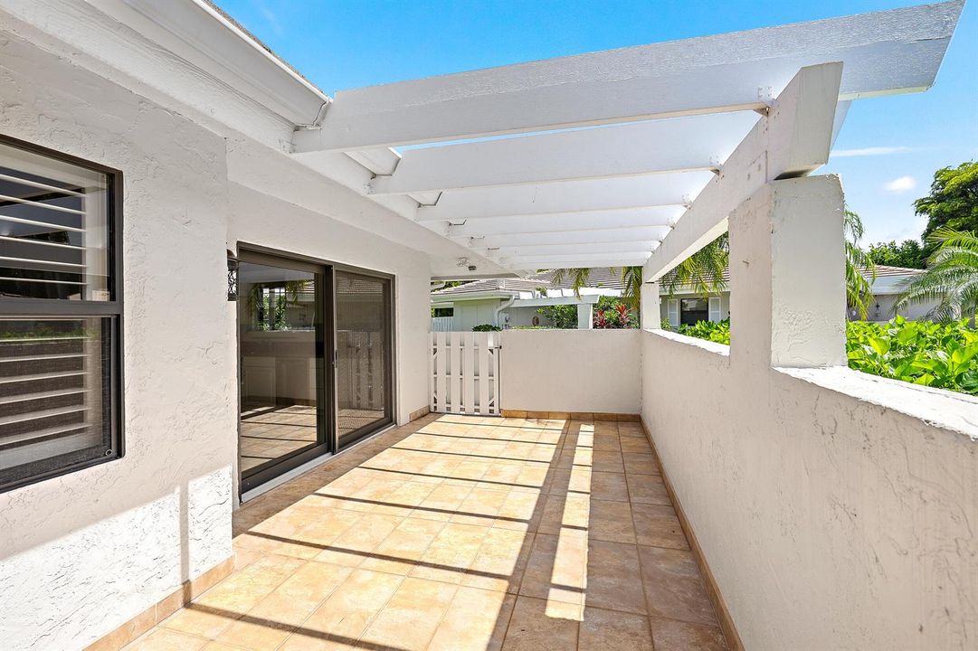 Front Porch w/ Pergola