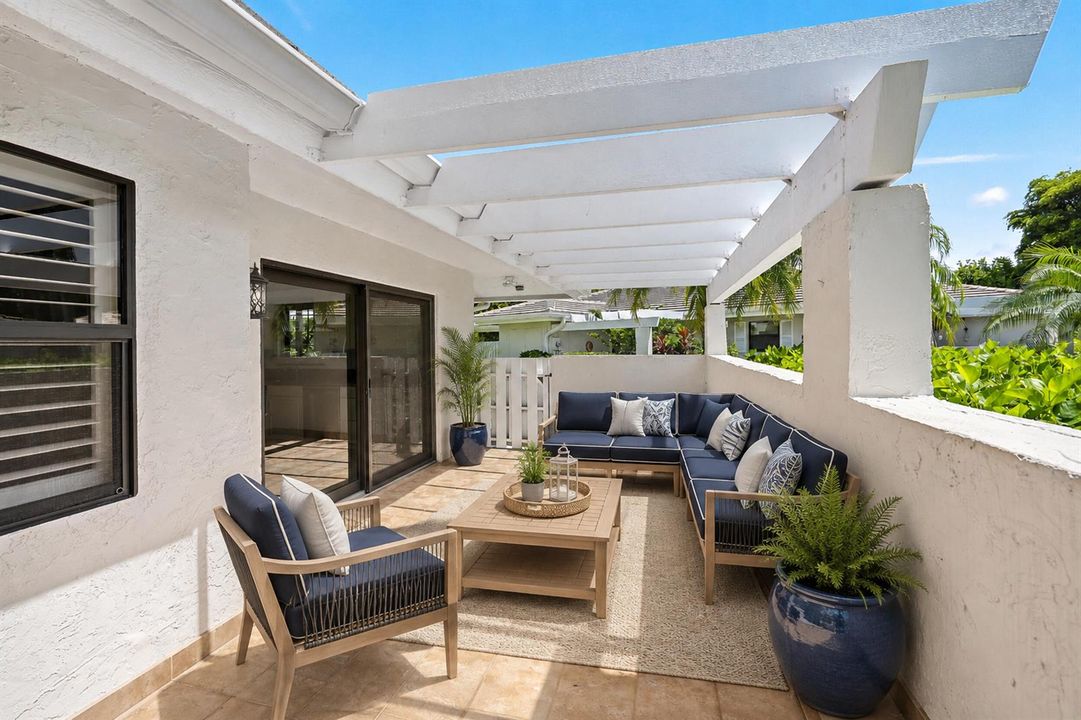 Front Porch w/ Pergola