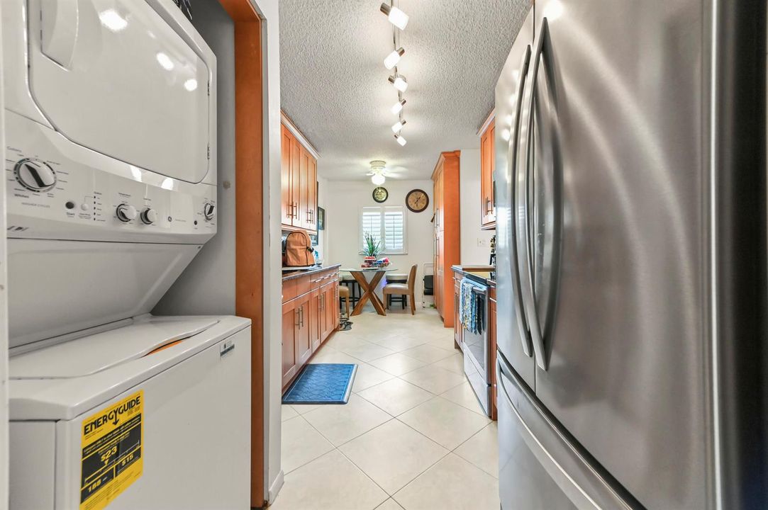 10 Kitchen laundry 01