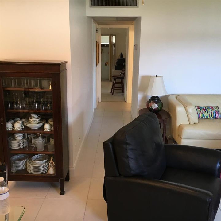 Coordor to bedrooms