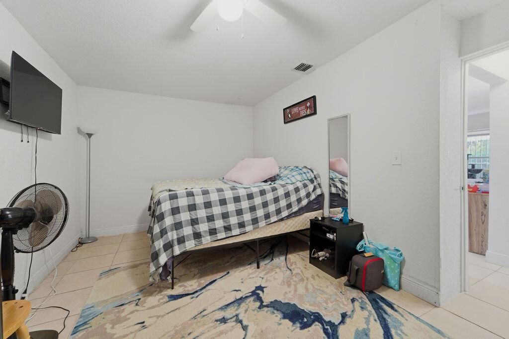 726_41st_St_WPB_026