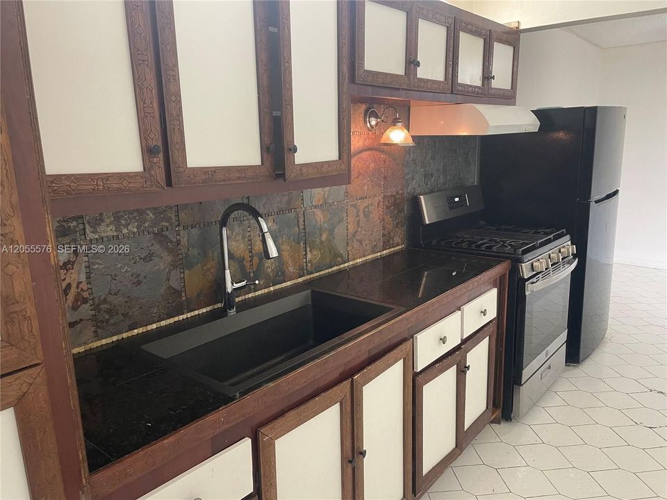 В аренду: $1,500 (1 спален, 1 ванн, 836 Квадратных фут)