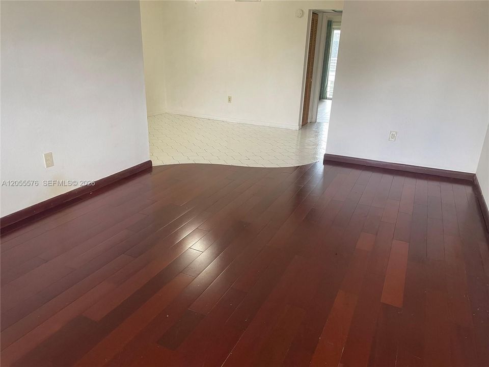 В аренду: $1,500 (1 спален, 1 ванн, 836 Квадратных фут)