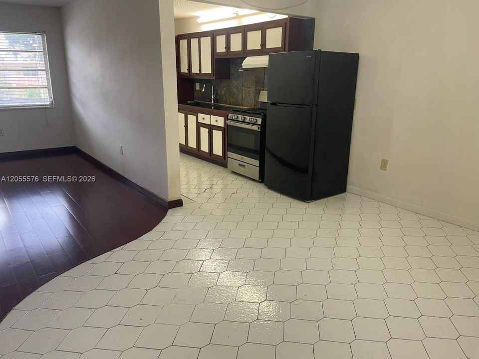 В аренду: $1,500 (1 спален, 1 ванн, 836 Квадратных фут)