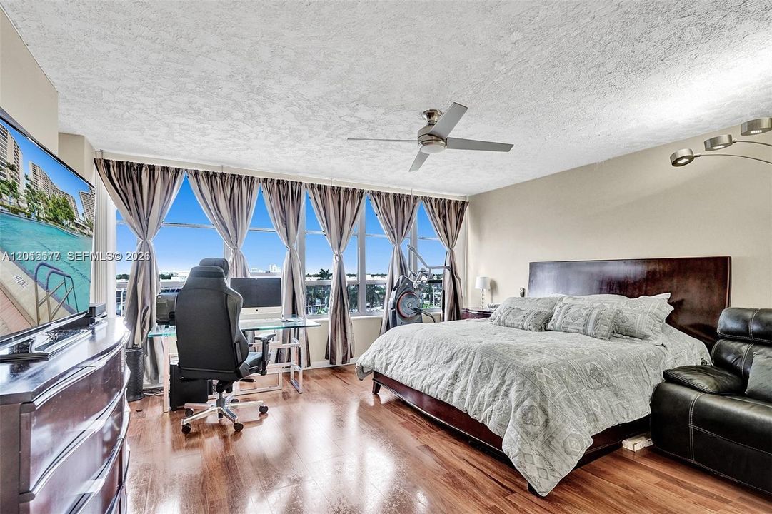 En Venta: $350,000 (2 camas, 2 baños, 1700 Pies cuadrados)