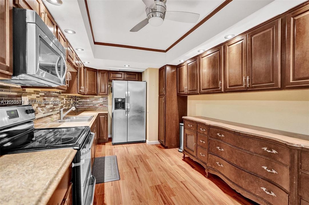 En Venta: $350,000 (2 camas, 2 baños, 1700 Pies cuadrados)
