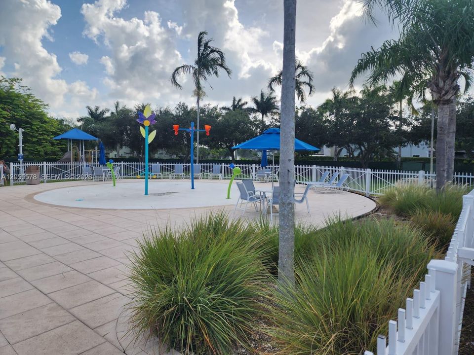 Outdoor spaces designed for enjoyment. This view highlights the beautiful surroundings and tranquil atmosphere offered by the community, ideal for morning walks and an active lifestyle.