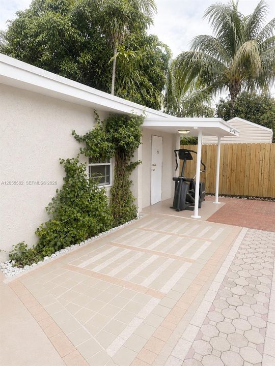 For Rent: $1,500 (2 beds, 1 baths, 2260 Square Feet)