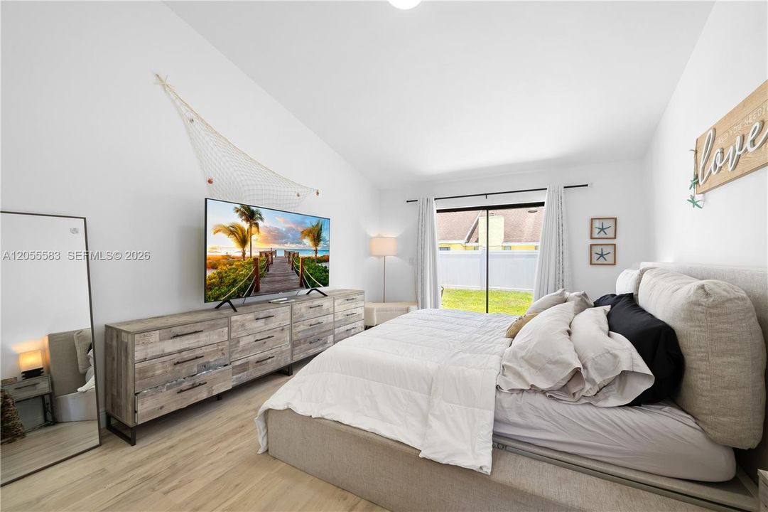 En Venta: $649,000 (4 camas, 2 baños, 1903 Pies cuadrados)