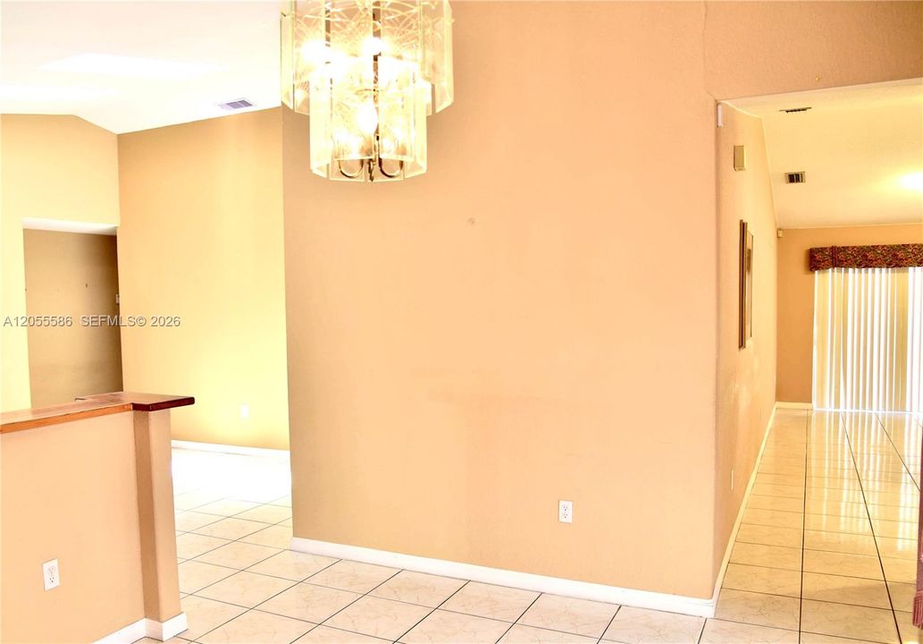 En Venta: $730,000 (3 camas, 2 baños, 1721 Pies cuadrados)