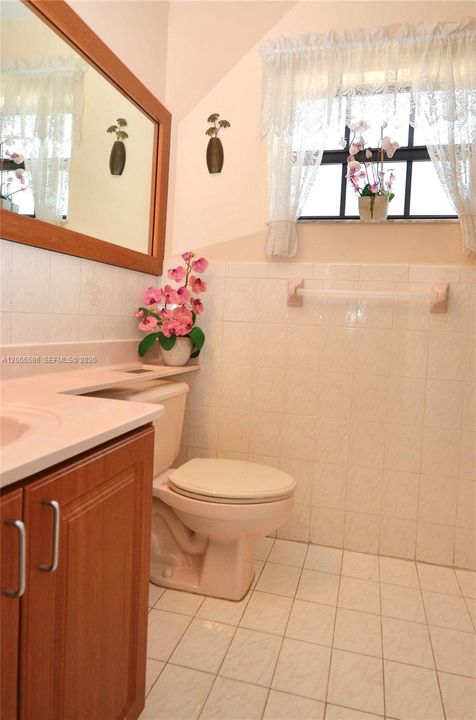 En Venta: $730,000 (3 camas, 2 baños, 1721 Pies cuadrados)