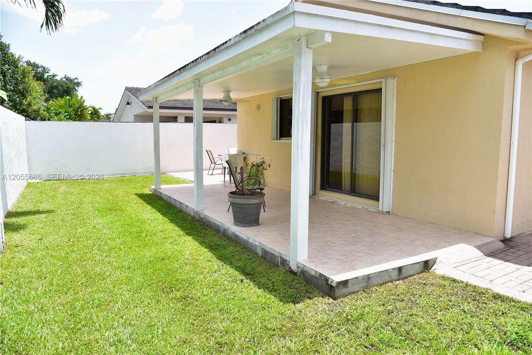En Venta: $730,000 (3 camas, 2 baños, 1721 Pies cuadrados)