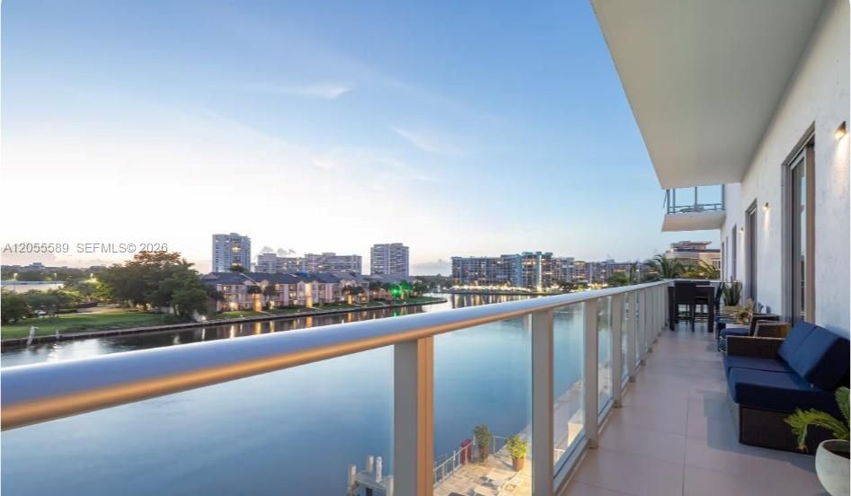 В аренду: $6,900 (3 спален, 2 ванн, 1122 Квадратных фут)
