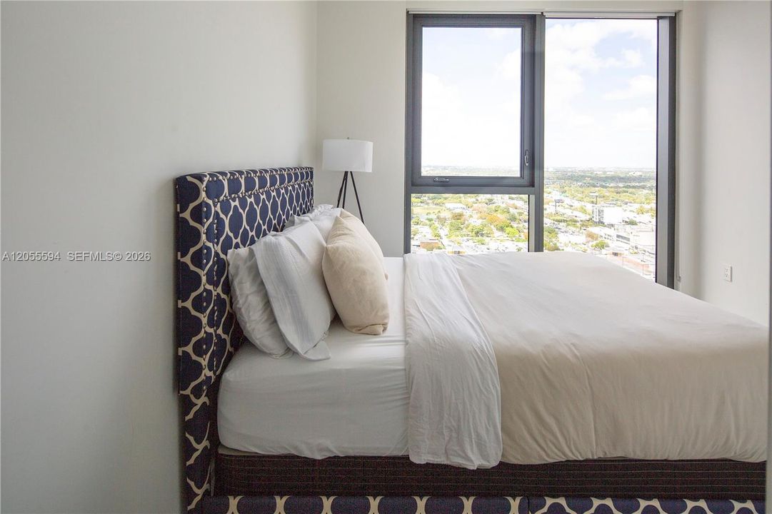 For Rent: $5,200 (2 beds, 2 baths, 835 Square Feet)