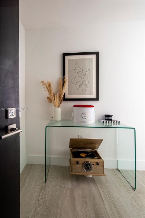 For Rent: $5,200 (2 beds, 2 baths, 835 Square Feet)