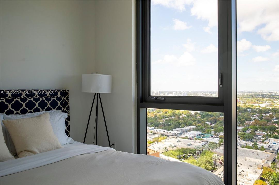 For Rent: $5,200 (2 beds, 2 baths, 835 Square Feet)