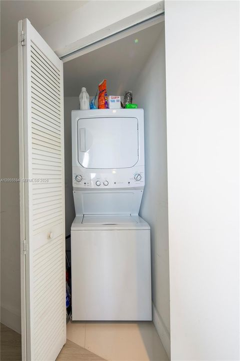 For Rent: $5,200 (2 beds, 2 baths, 835 Square Feet)