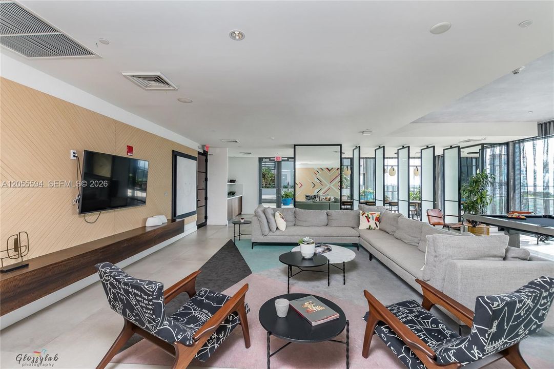 For Rent: $5,200 (2 beds, 2 baths, 835 Square Feet)