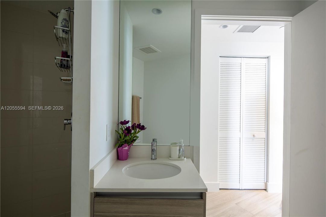 For Rent: $5,200 (2 beds, 2 baths, 835 Square Feet)