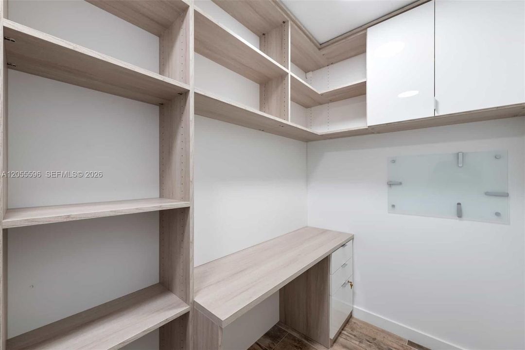 En Renta: $33,000 (4 camas, 5 baños, 4210 Pies cuadrados)