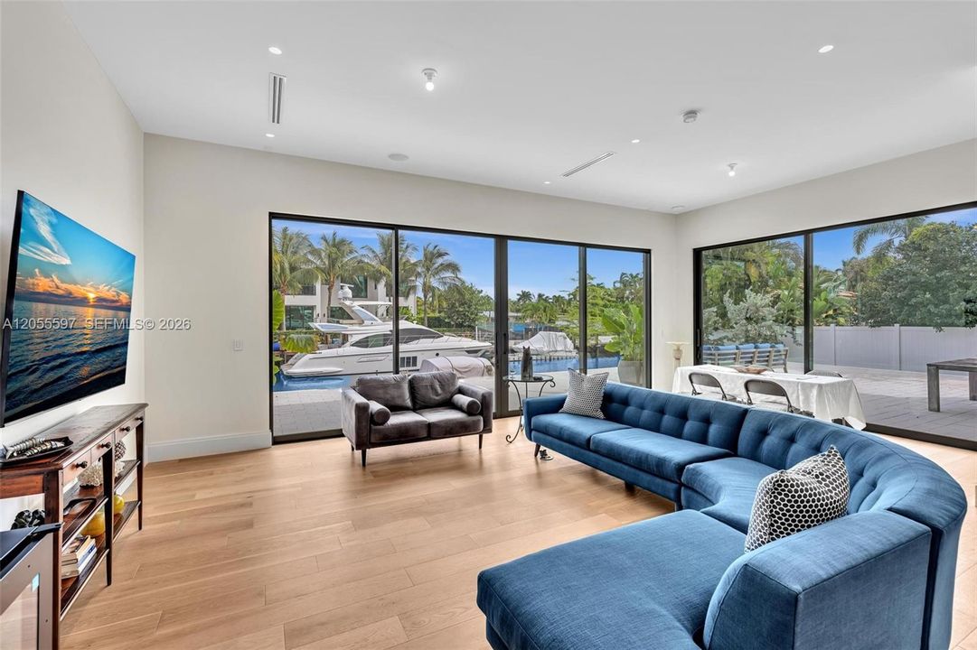 En Venta: $5,999,000 (4 camas, 4 baños, 2056 Pies cuadrados)
