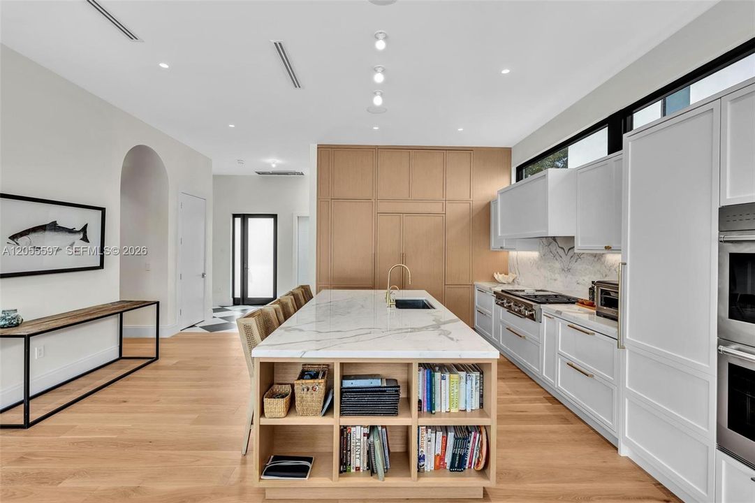 En Venta: $5,999,000 (4 camas, 4 baños, 2056 Pies cuadrados)