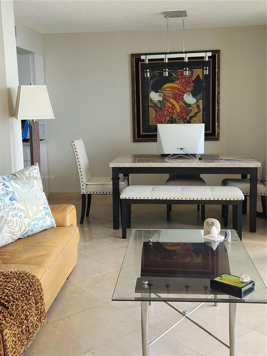 "6 top" large dining area. Or can be used as an office.