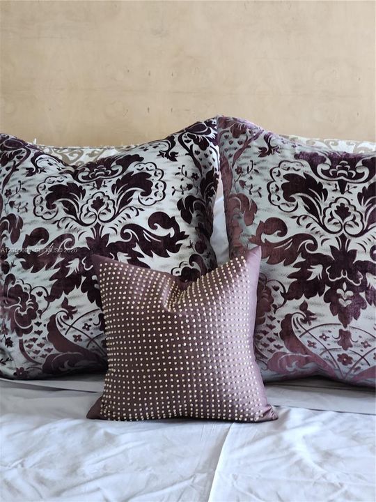 Queen bed