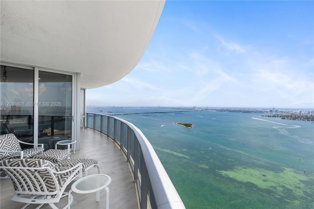 For Sale: $2,599,900 (3 beds, 4 baths, 2365 Square Feet)