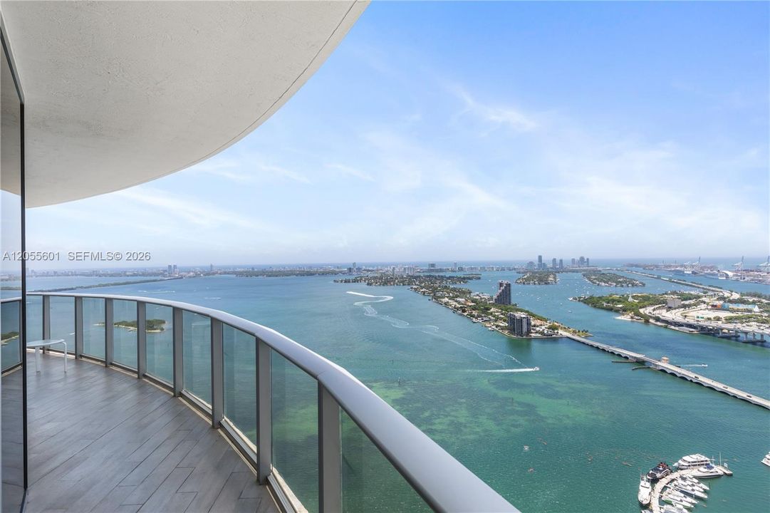 For Sale: $2,599,900 (3 beds, 4 baths, 2365 Square Feet)