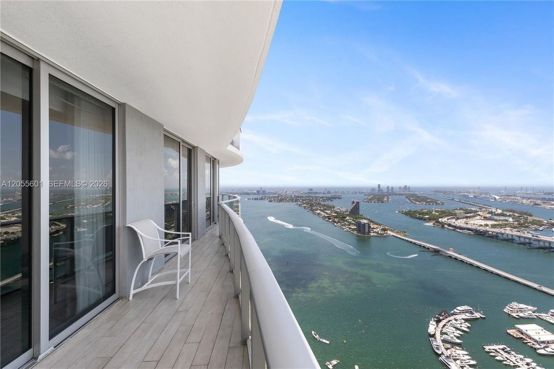 For Sale: $2,599,900 (3 beds, 4 baths, 2365 Square Feet)