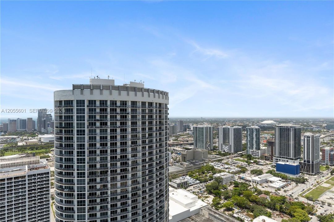 For Sale: $2,599,900 (3 beds, 4 baths, 2365 Square Feet)