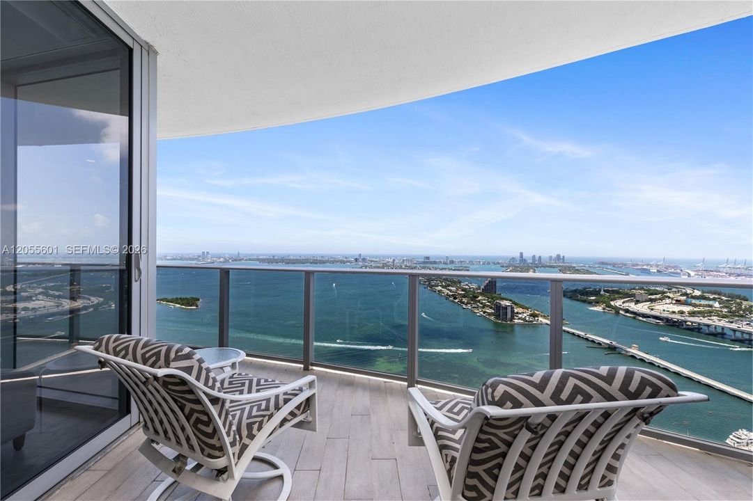For Sale: $2,599,900 (3 beds, 4 baths, 2365 Square Feet)