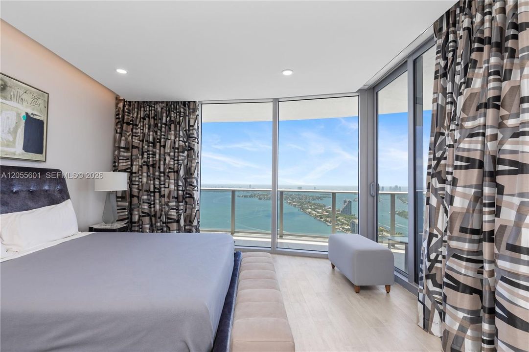 For Sale: $2,599,900 (3 beds, 4 baths, 2365 Square Feet)
