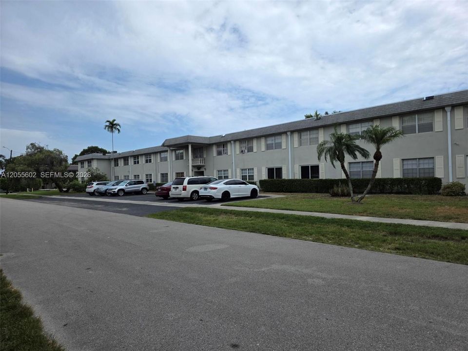 For Rent: $1,750 (1 beds, 1 baths, 665 Square Feet)