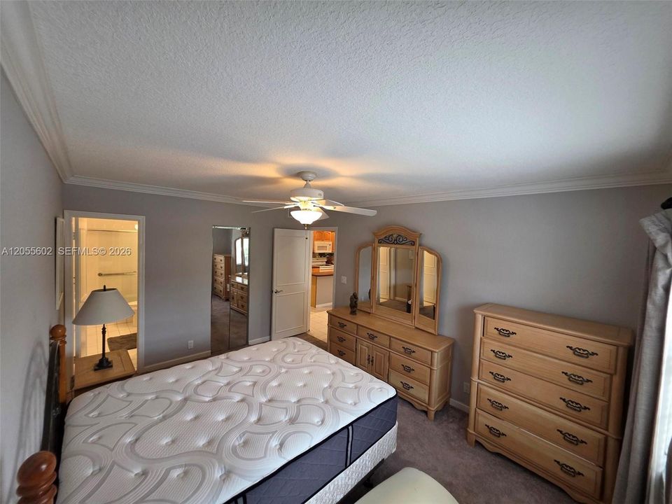 For Rent: $1,750 (1 beds, 1 baths, 665 Square Feet)