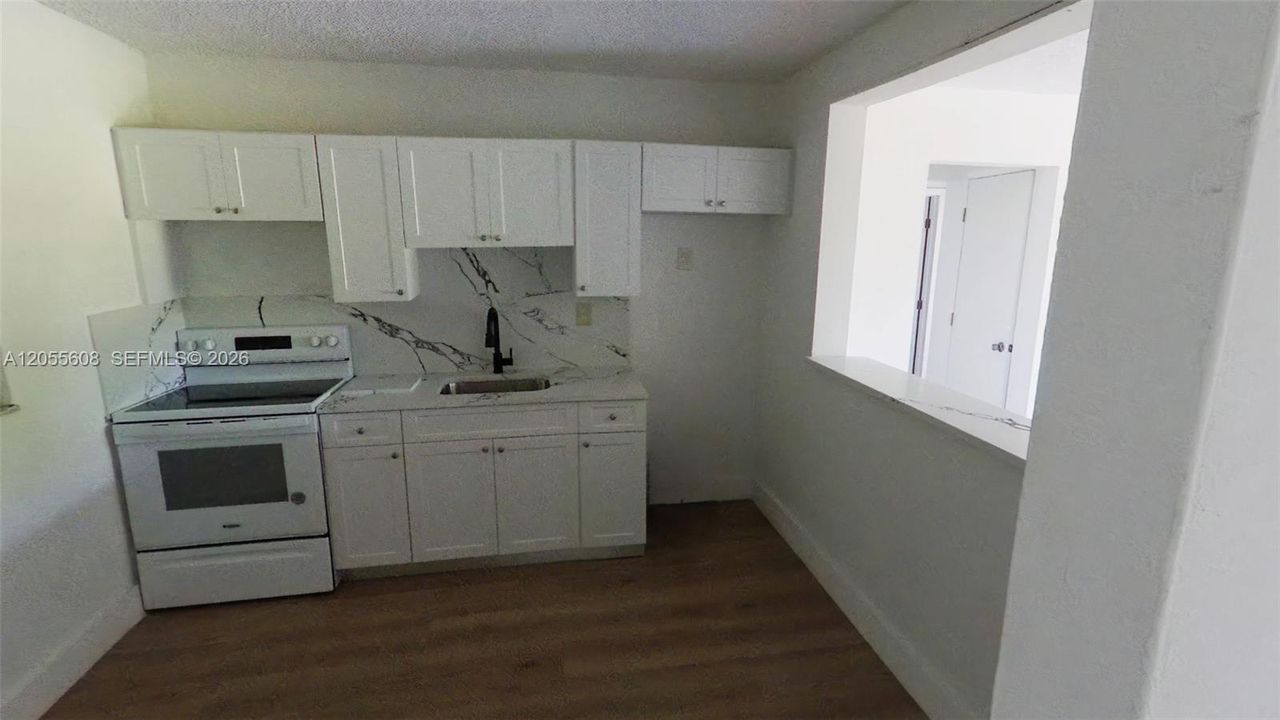 For Rent: $2,275 (2 beds, 2 baths, 800 Square Feet)
